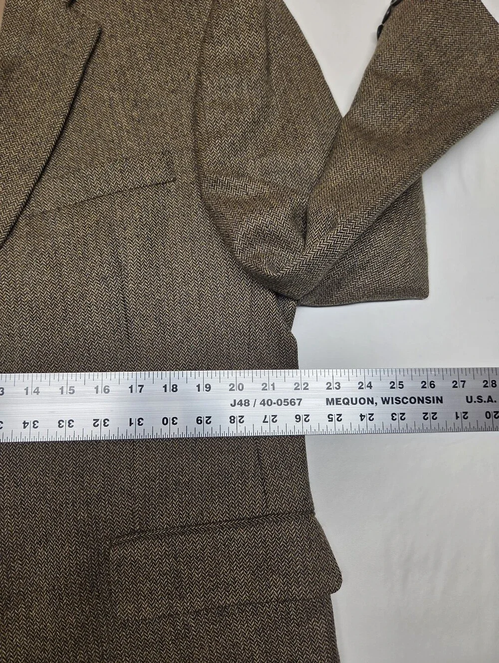 Jos. A. Bank 44R Brown Herringbone Tweed Sport Coat 100% Wool